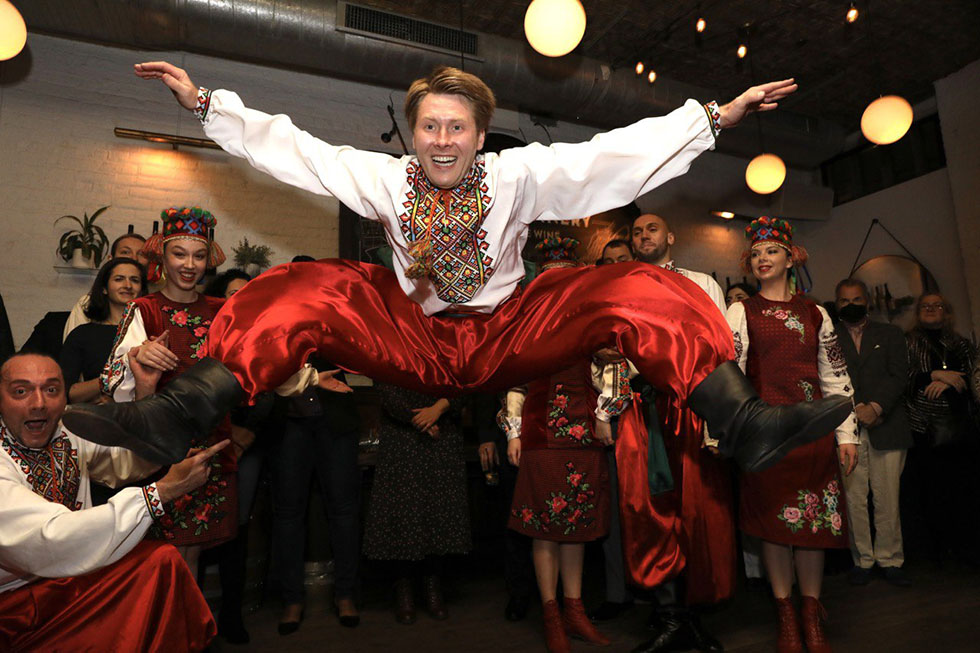 Kozak (Козак) Ukrainian-American dancers, www.cossack.us, NY Ukrainian dancers, New Year's corporate party event in Brooklyn